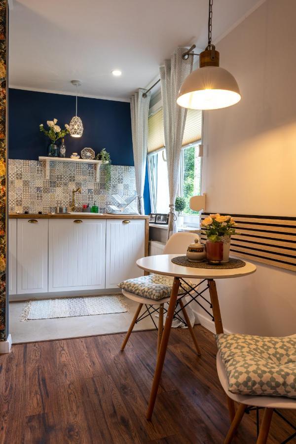 Apartament Przy Parku Naleczow Bagian luar foto