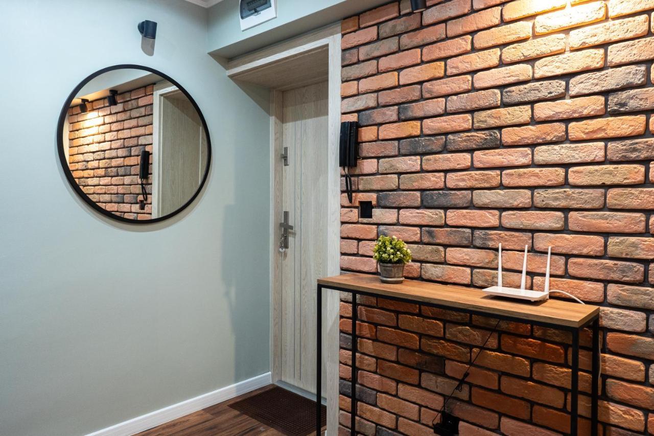 Apartament Przy Parku Naleczow Bagian luar foto